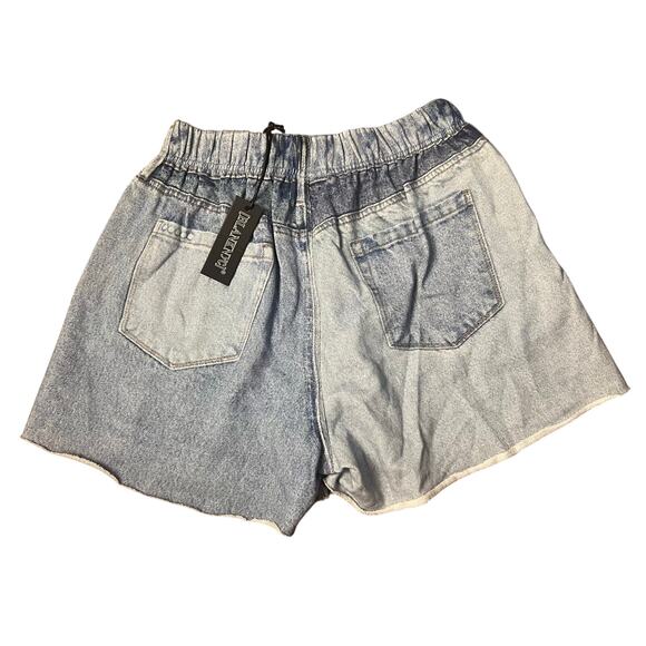 Blank NYC Faux Denim Knit Pull On Shorts Size Small NWT - Picture 2 of 3